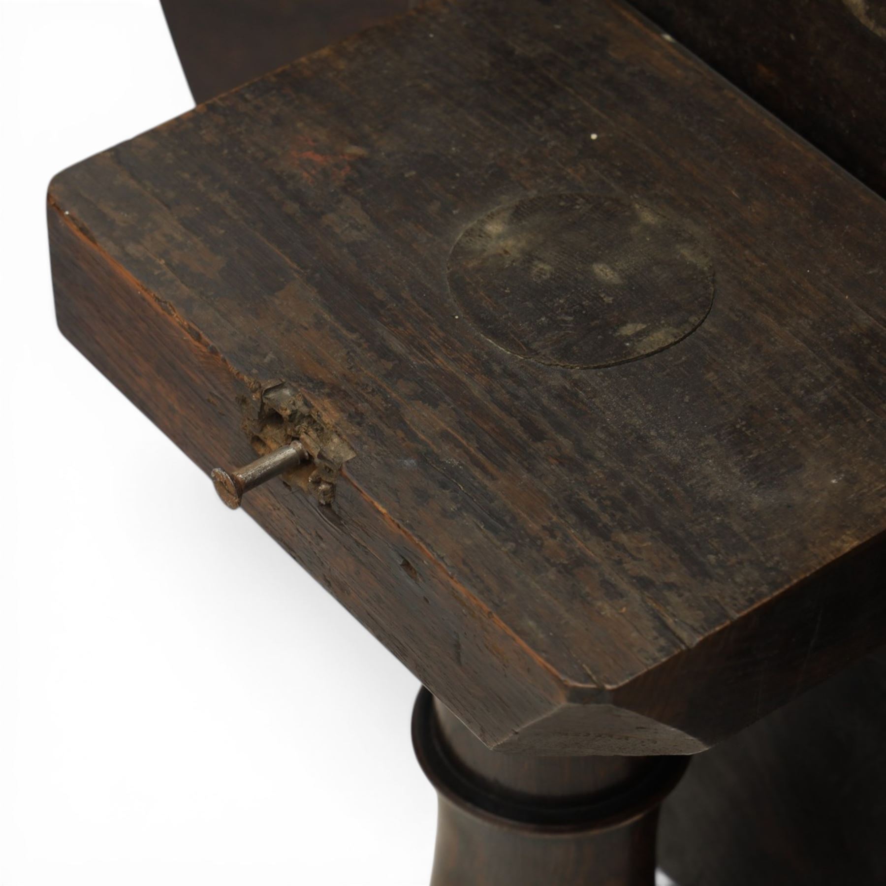 19th century elm tripod table, circular plank top construction tilt-top, raised on a turned column, supported on cabriole legs 