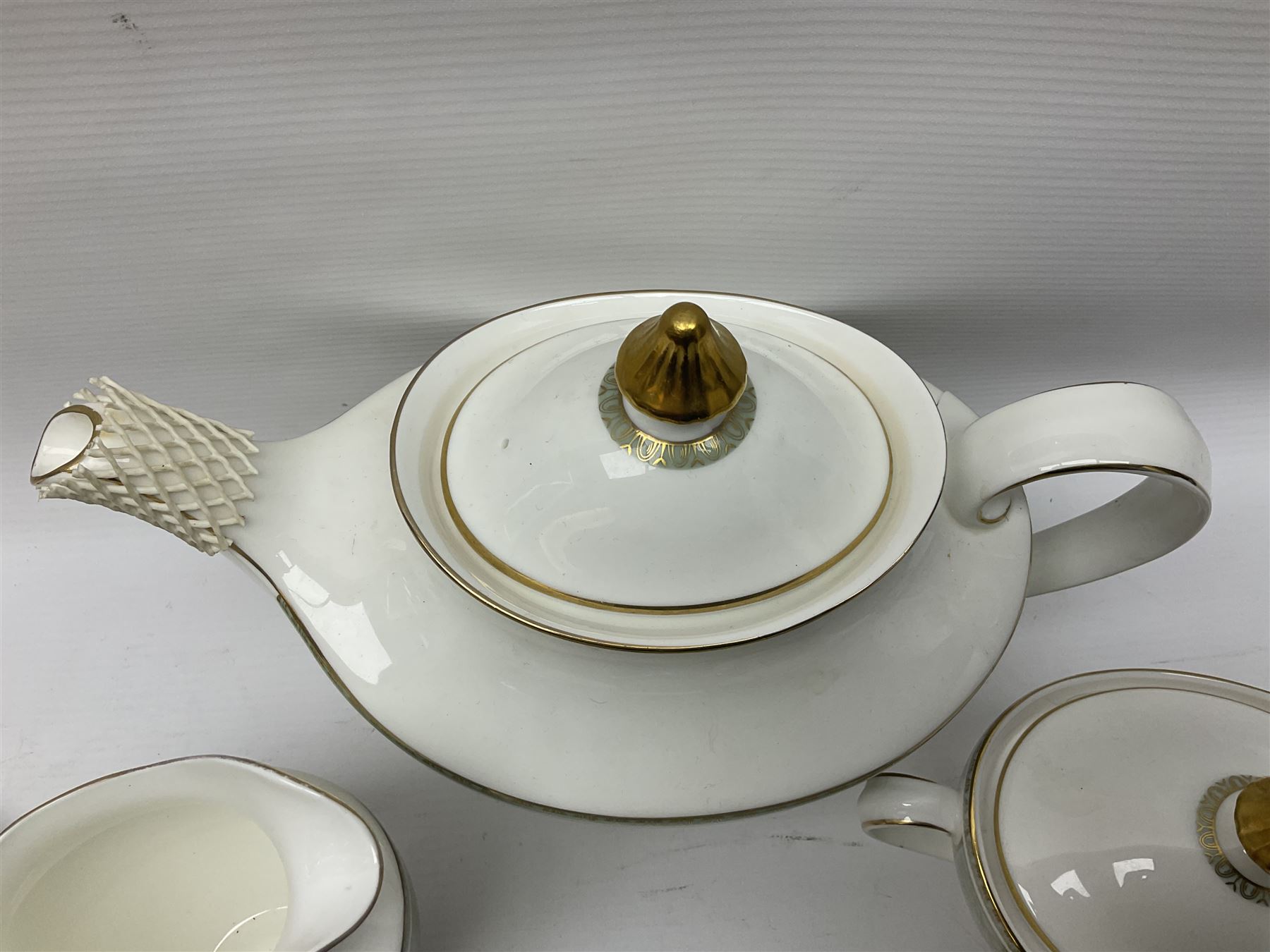 Royal Doulton English Renaissance pattern tea service, comprising teapot, milk jug, open sugar bowl, covered sugar bowl, seven cups, eight saucers and eight side plates (27)