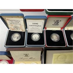 The Royal Mint United Kingdom silver proof coins, including two 1977 crowns, 1989 piedfort two pound two-coin set, 1992 piedfort ten pence, 1994 piedfort two pound coin, 1998 piedfort EEC fifty pence, 1999 piedfort one pound etc, all cased some with certificates (15)