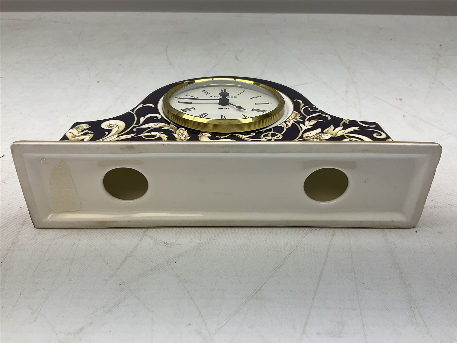 Wedgwood Cornucopia quartz mantel clock, H11cm