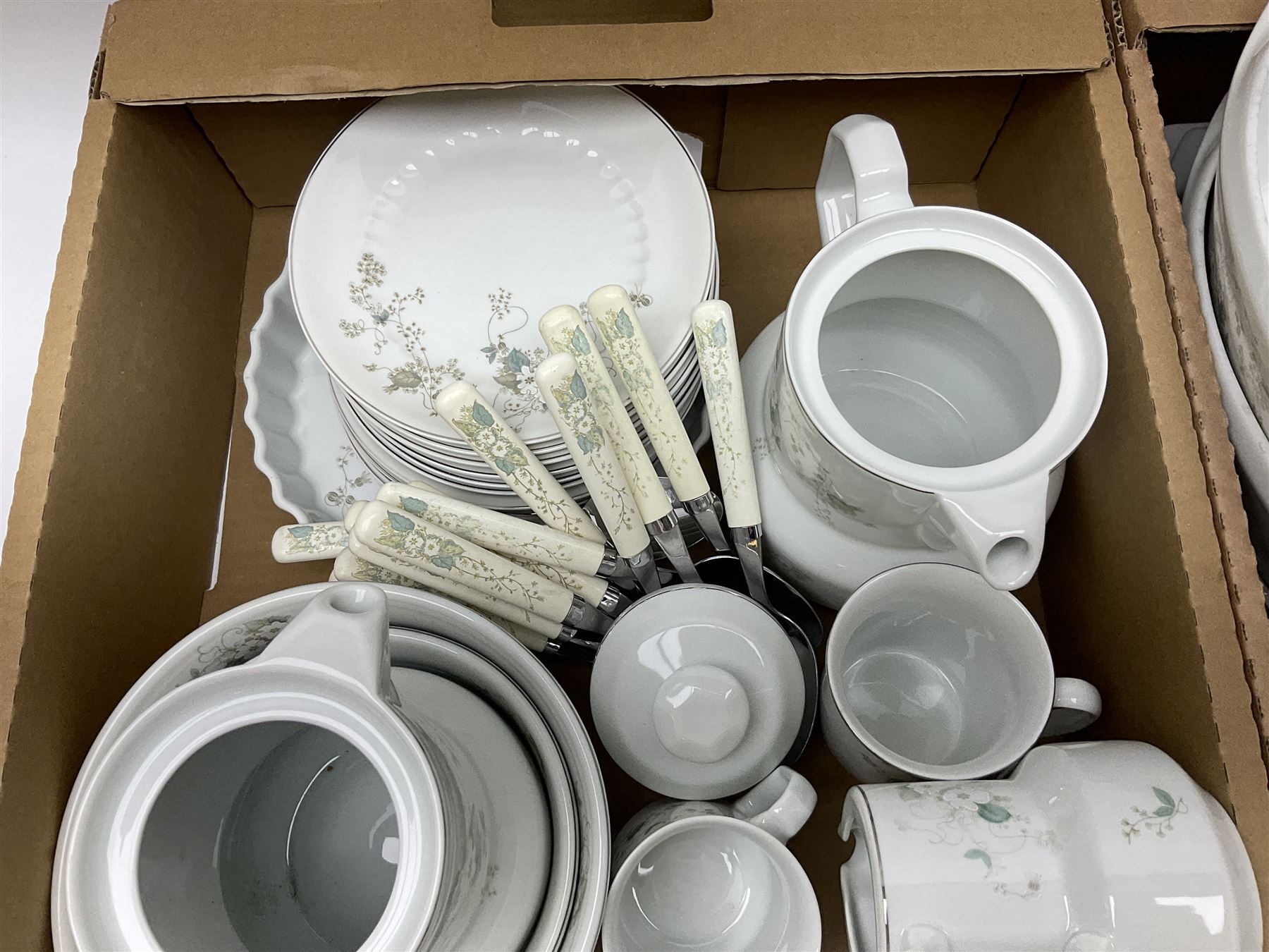 Large quantity of Porcelana Real Brasil White Blossom pattern tea and dinner wares, to include dinner plates, tea cups and saucers, salt and pepper pots, tureens, pie dishes coffee pots, place mats, spoons and glasses, etc, in five boxes 