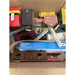 Collection of '00' gauge model railway accessories, including Peco Streamline and Insulfrog track, Metcalfe Platform kit, kit built model railway buildings and other accessories