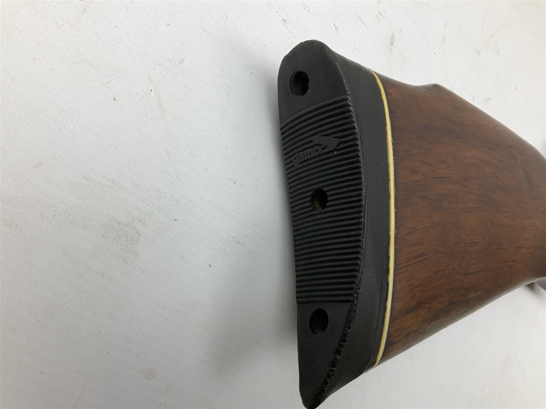 Gamo Magnum 2000 .22 air rifle with break barrel action and trigger guard safety, serial no.2106207 L109cm; in gun sling