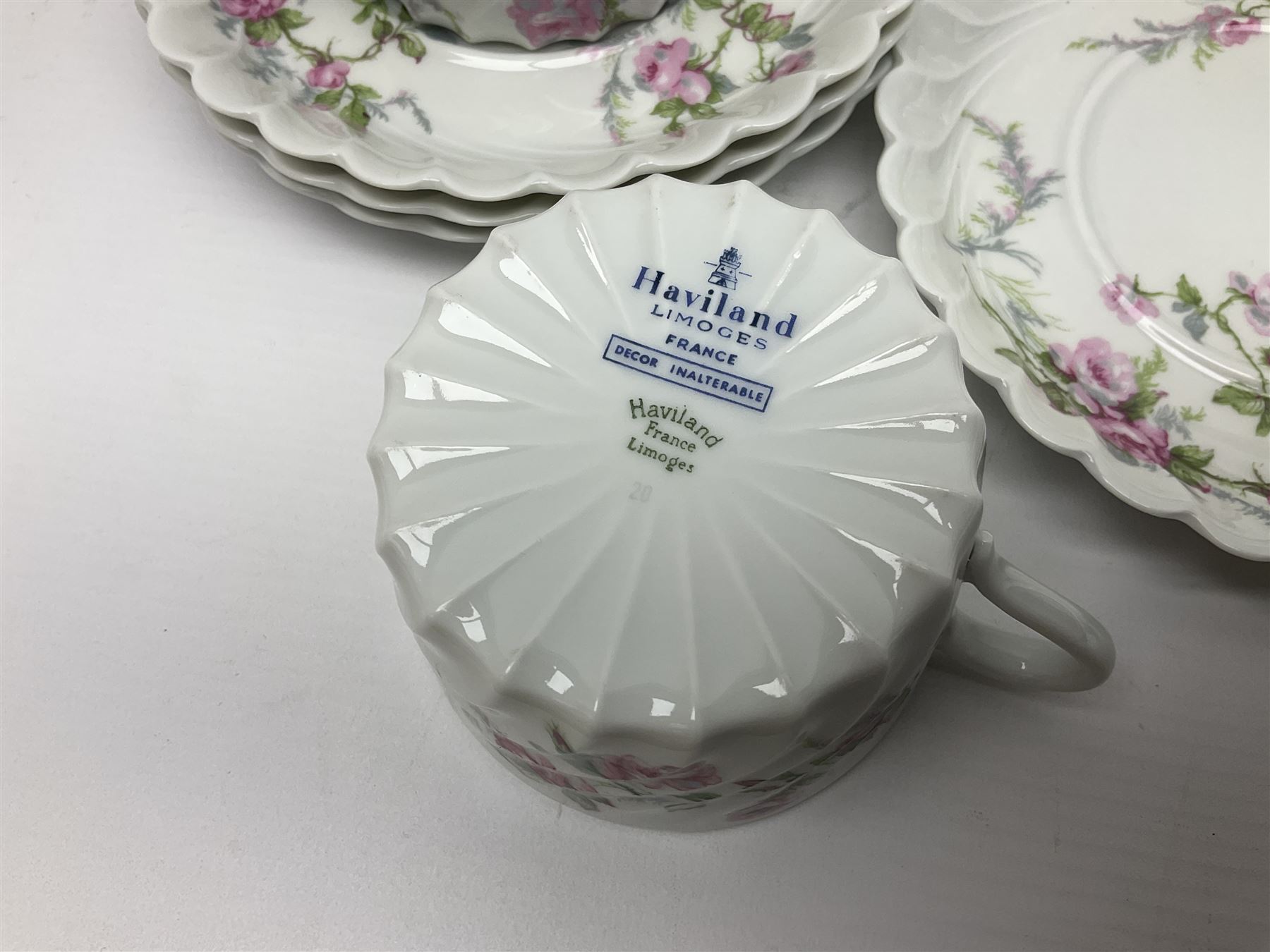 Limoges Haviland pattern coffee service for eight, comprising coffee pot, covered sucrier, milk jug, dessert plates, cups and saucers (27)