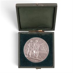French Ministry of War silver physical training medal 1911, cased