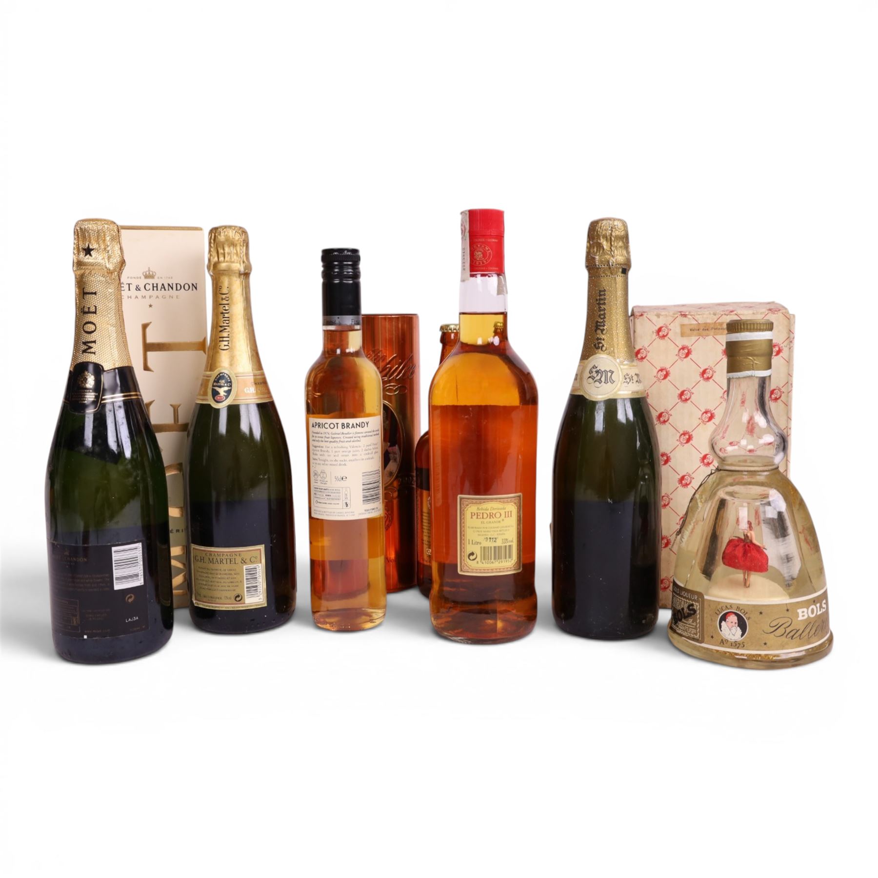 Mixed alcohol, including Moet & Chandon, Bols, Apricot Brandy etc  verious contents and proof 