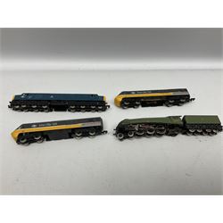 'N' gauge - Trix W. Germany Class A4 4-6-2 locomotive 'Mallard' No.60022 with eight-wheel tender; Graham Farish Class 40 Diesel 1-Co-Co-1 'Aquitania' No.40015; and Graham Farish Class 43 HST powered car No.43129 and dummy car No.43130; all unboxed (4)