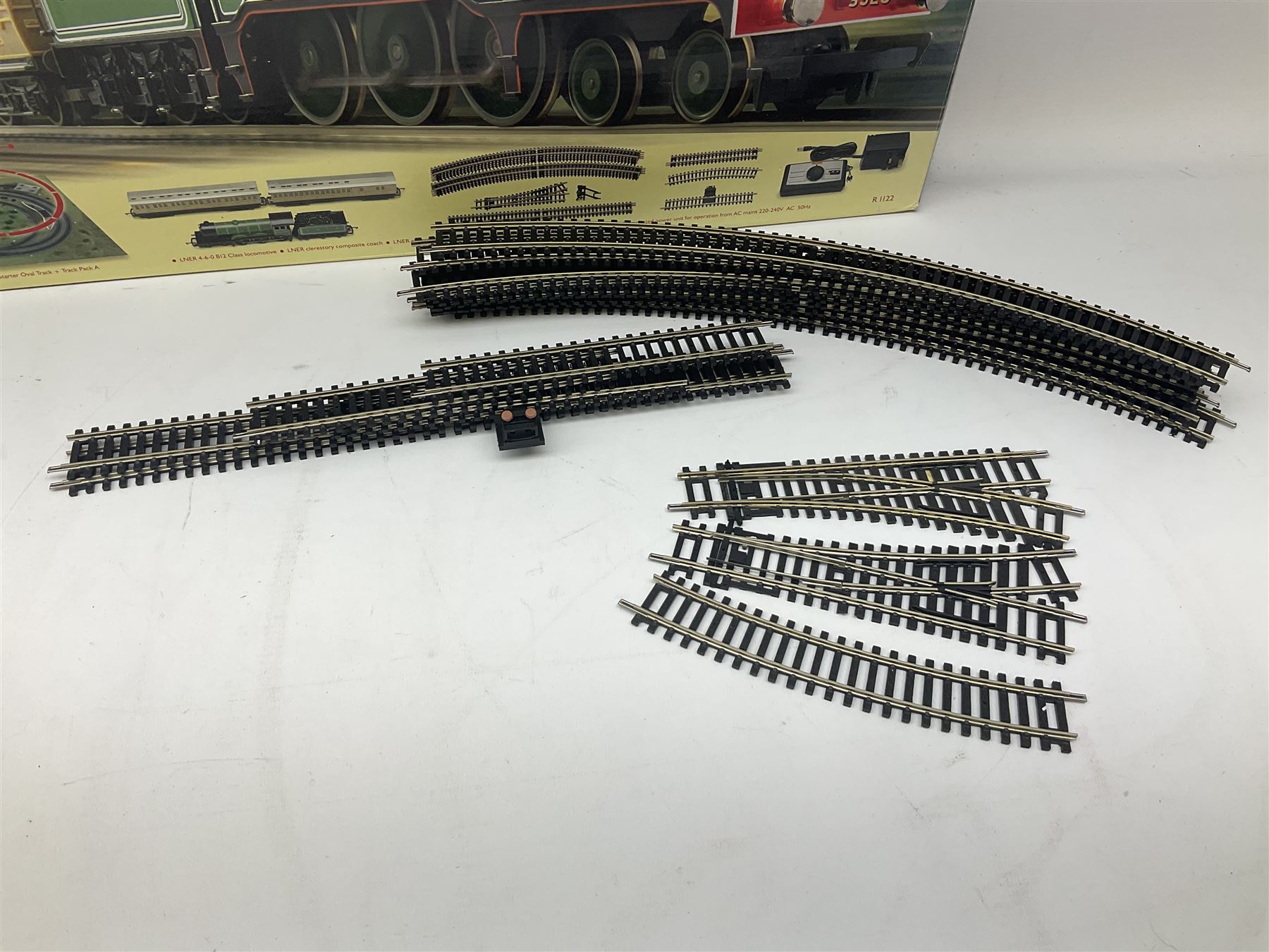 Hornby '00' gauge - 'Eastern Valleys Express' train set 