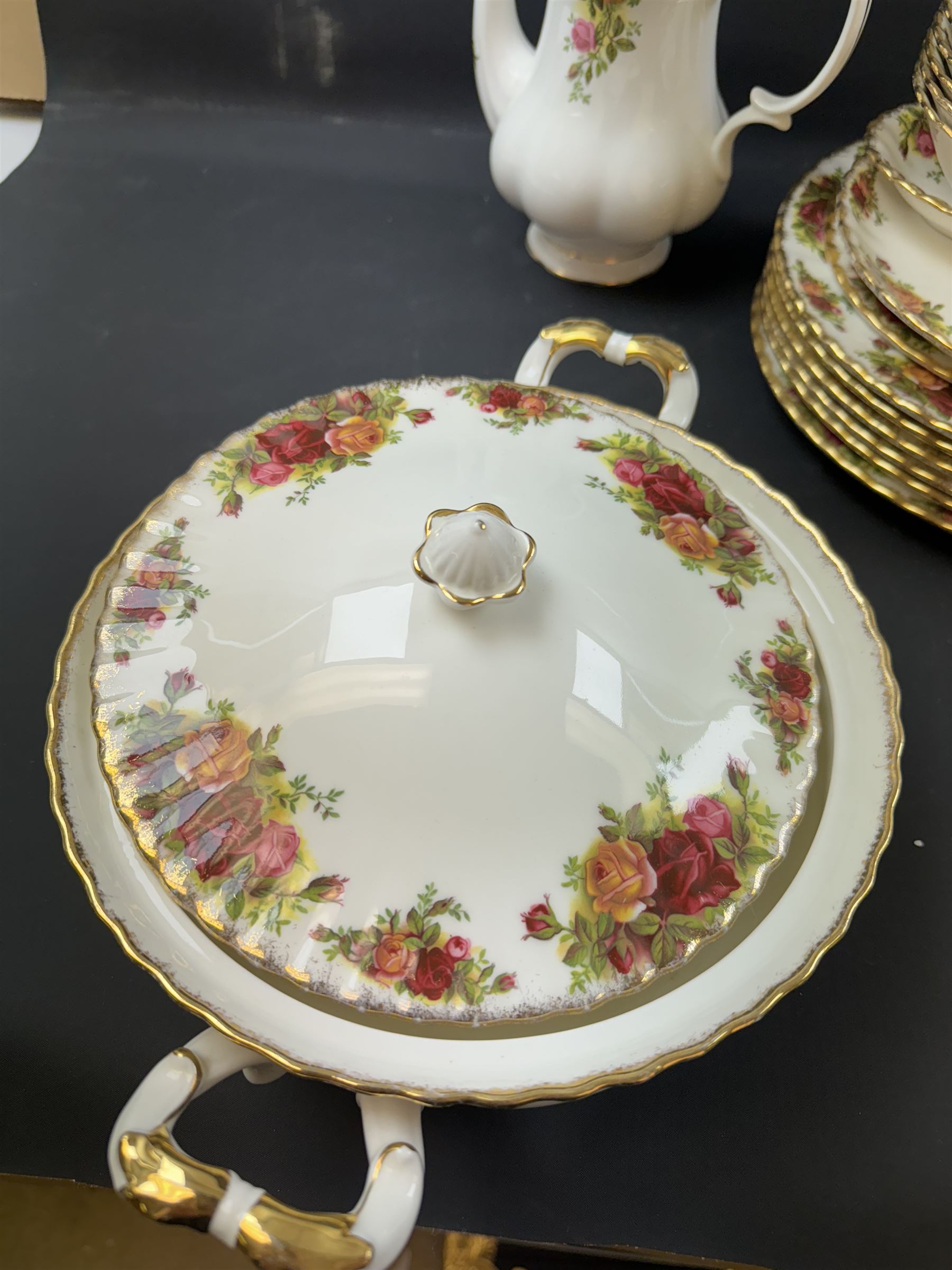 Royal Albert Old Country Roses pattern coffee and dinner service for six, including coffee pot, coffee cups and saucers, dinner plates, side plates, bowls etc 