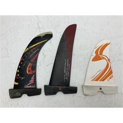 Windsurfing: Quantity of fins to include Freewave MFC, Stix Wildthang, Ultra Profile Sails G 10 fin, F-HOT Finz, Fanatic M.G.E slalom, North Shore Maui Hawaii etc (13)