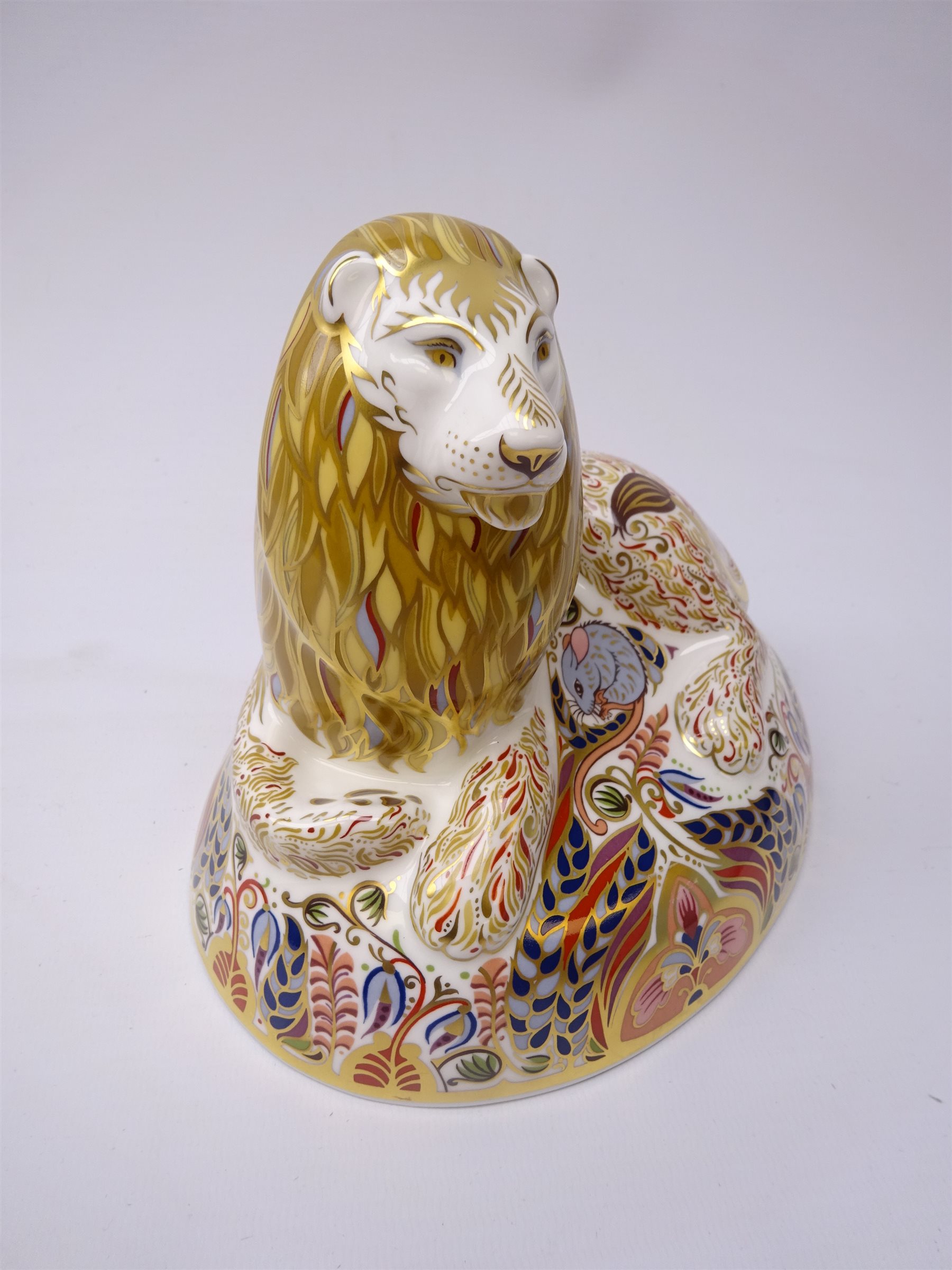 Large Royal Crown Derby Lion paperweight dated 1998, gold