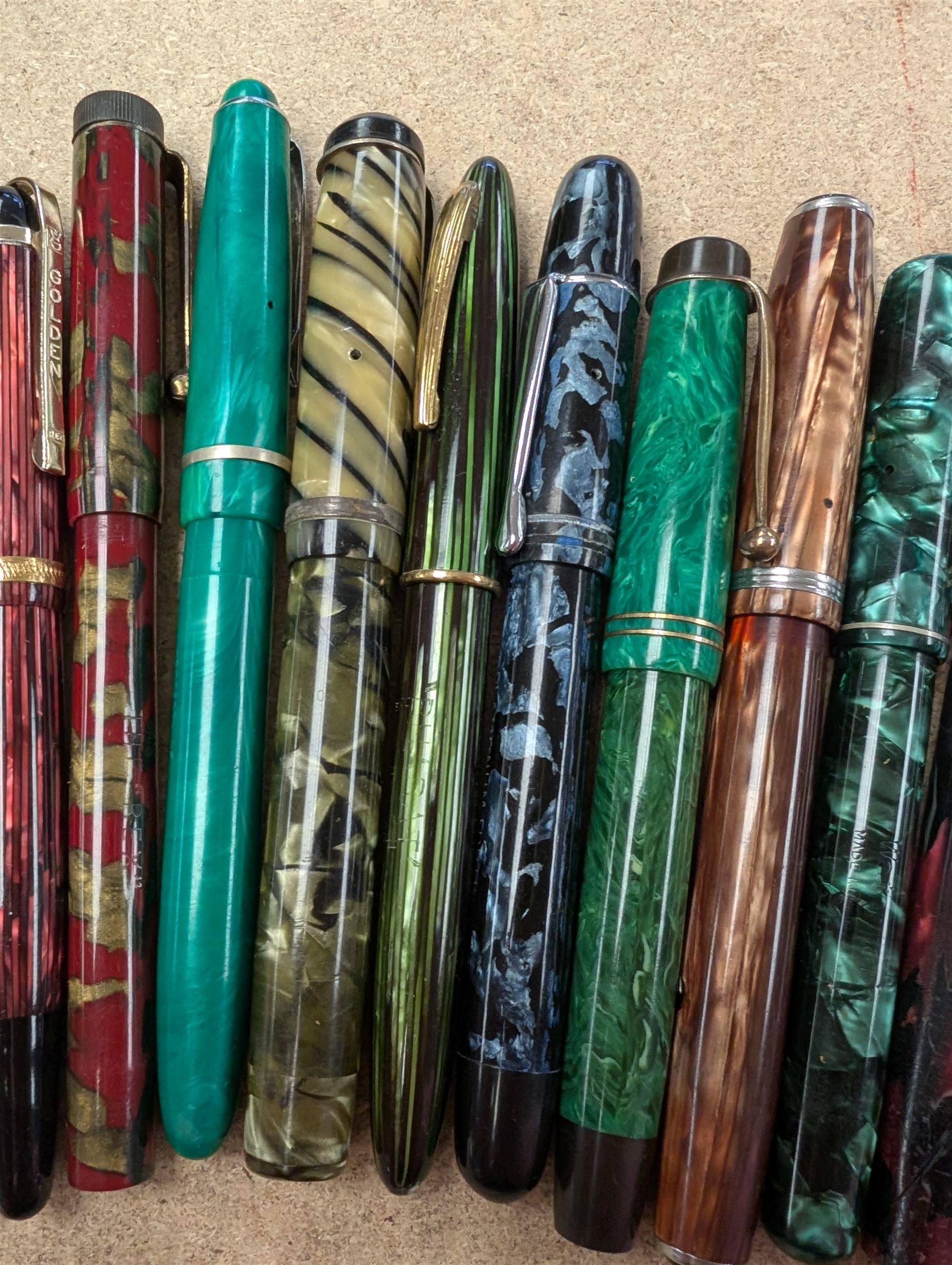 Collection of fountain pens, including Mentmore example with gold nib, Watermans, Platignum Fortis, etc