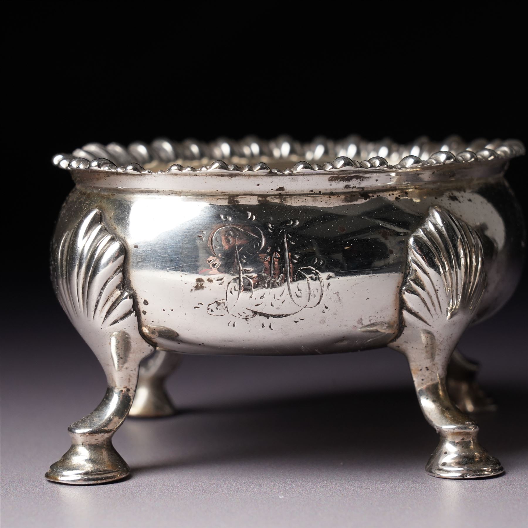 Pair of early George III silver oval salts with moulded rims and on four shell moulded supports W8.5cm London 1867 Maker D & R Hennell