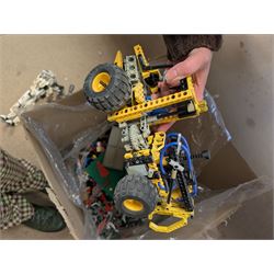 Large collection of loose lego, including part built sets