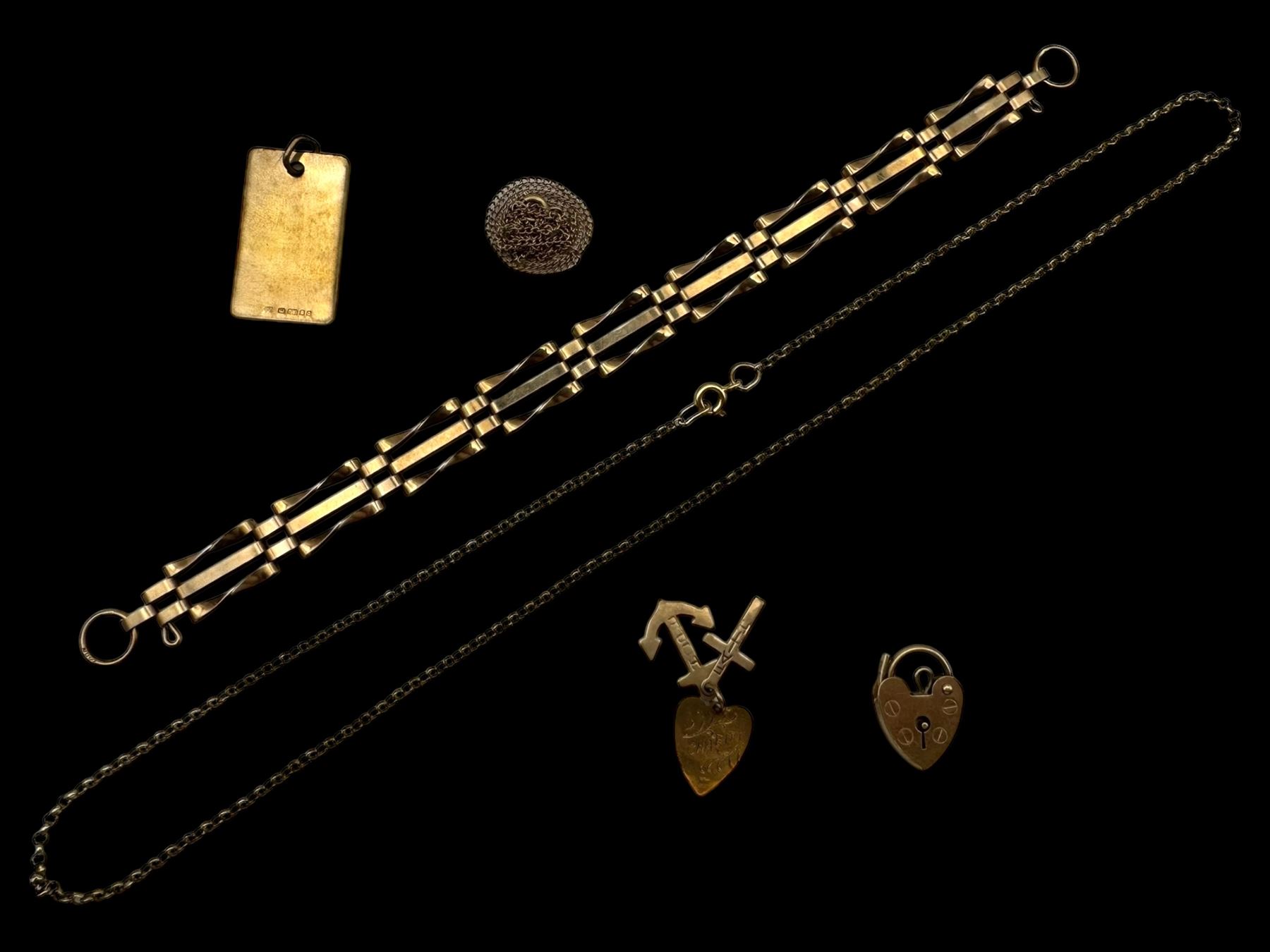 9ct gold jewellery including gate bracelet, two charms and two chains