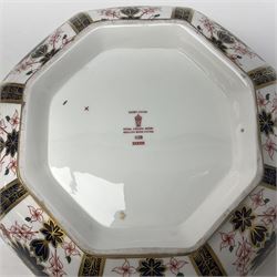 Royal Crown Derby Imari fruit bowl of octagonal form, decorated in the 1128 pattern, with printed makers mark and date mark for 1975 beneath, together with Royal Crown Derby Imari plate, decorated in the 1128 pattern, with printed makers mark and date mark for 1975 beneath, bowl D28cm
