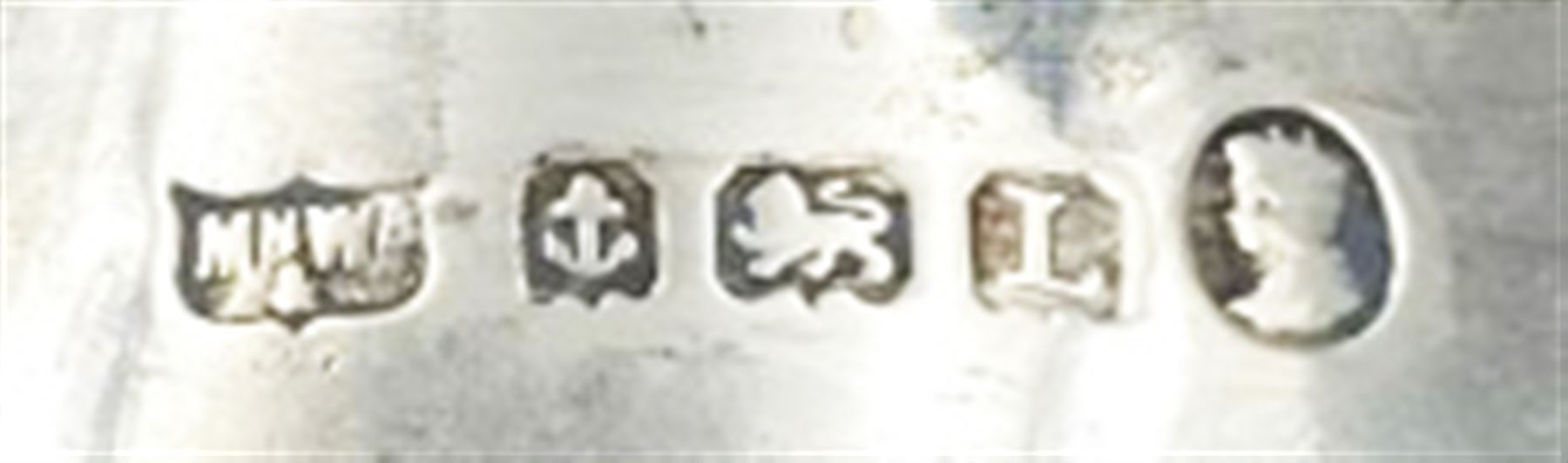 1930s silver six piece cruet set, comprising two peppers, two open salts and two mustard pots with covers, each of plain form with gadrooned rims, mustard pots and peppers each with gadrooned finials, hallmarked Mappin & Webb Ltd, Birmingham 1932 and 1935, mustard pots and salts with blue glass liners