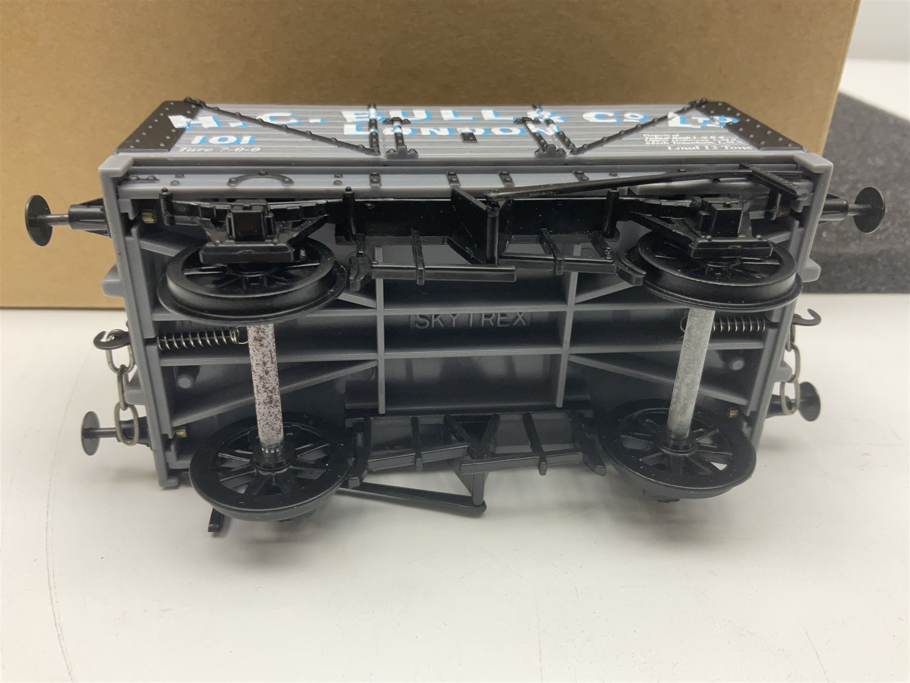 '0' gauge - two Finescale Wagons by Skytrex, SMR2 kit-built and painted for H.C. Bull & Co Ltd; both boxed; and Peco unmade wagon kit in opened packaging (3)