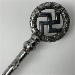 WW2 German chromium plated car pennant mounting pole with two fixing eyes L42.5cm including threaded fixing bolt