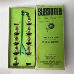 Subbuteo - Club Edition Gift Set, Scoreboard 61158, Outside Broadcast Unit 61208, TV Tower C110, part-set light weight team and further associated figures, accessories etc 