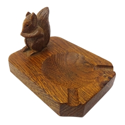  Wilf 'Squirrelman' Hutchinson of Husthwaite oak ashtray, L11.5cm   