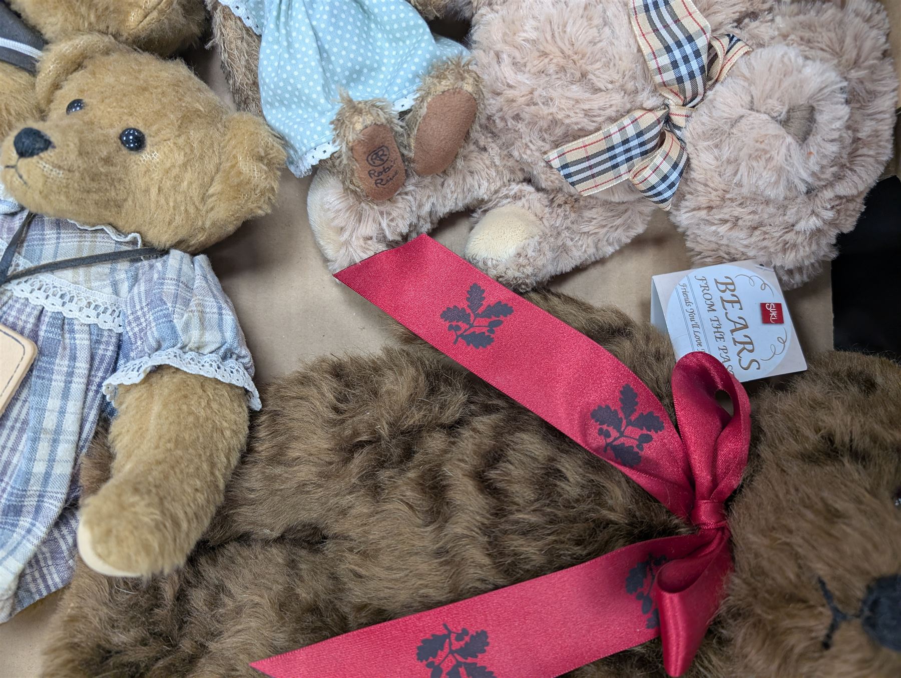 Collection of five Robin Rive limited edition teddy bears