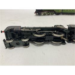 Various makers ‘00’ gauge - Hornby Class D41/1 4-4-0 ‘Yorkshire’ locomotive no.62700 in BR black and Green Schools Class 4-4-0 ‘Wellington’ locomotive no.30902 in BR green; G&R Wrenn Class R1 Tank 0-6-0T locomotive no.1127 in green; Trix Trains Class A2 4-6-2 ‘A.H.Peppercorn’ locomotive no.525 in LNER green (4) 