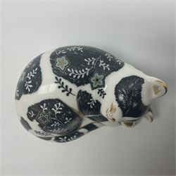 Royal Crown Derby paperweight, Misty, Royal Crown Derby Collectors Guild exclusive, with gold stopper, H3.5cm