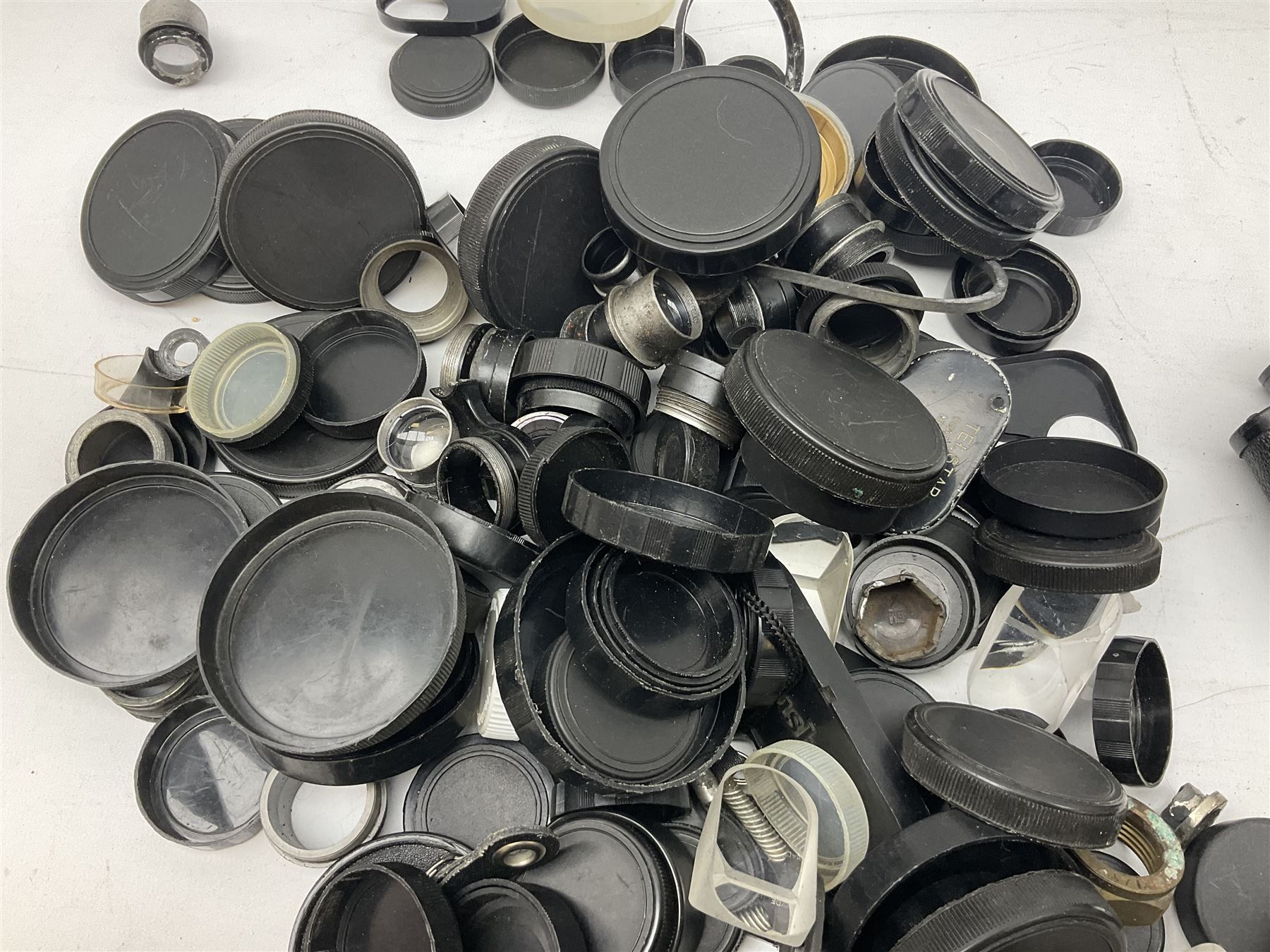 Quantity of binoculars for spares and repair, to include Cogswell & Harrison Primic 8x30, Prinz 8x30, Telstar 35x60, Zeiss Wetzland 8x40 etc