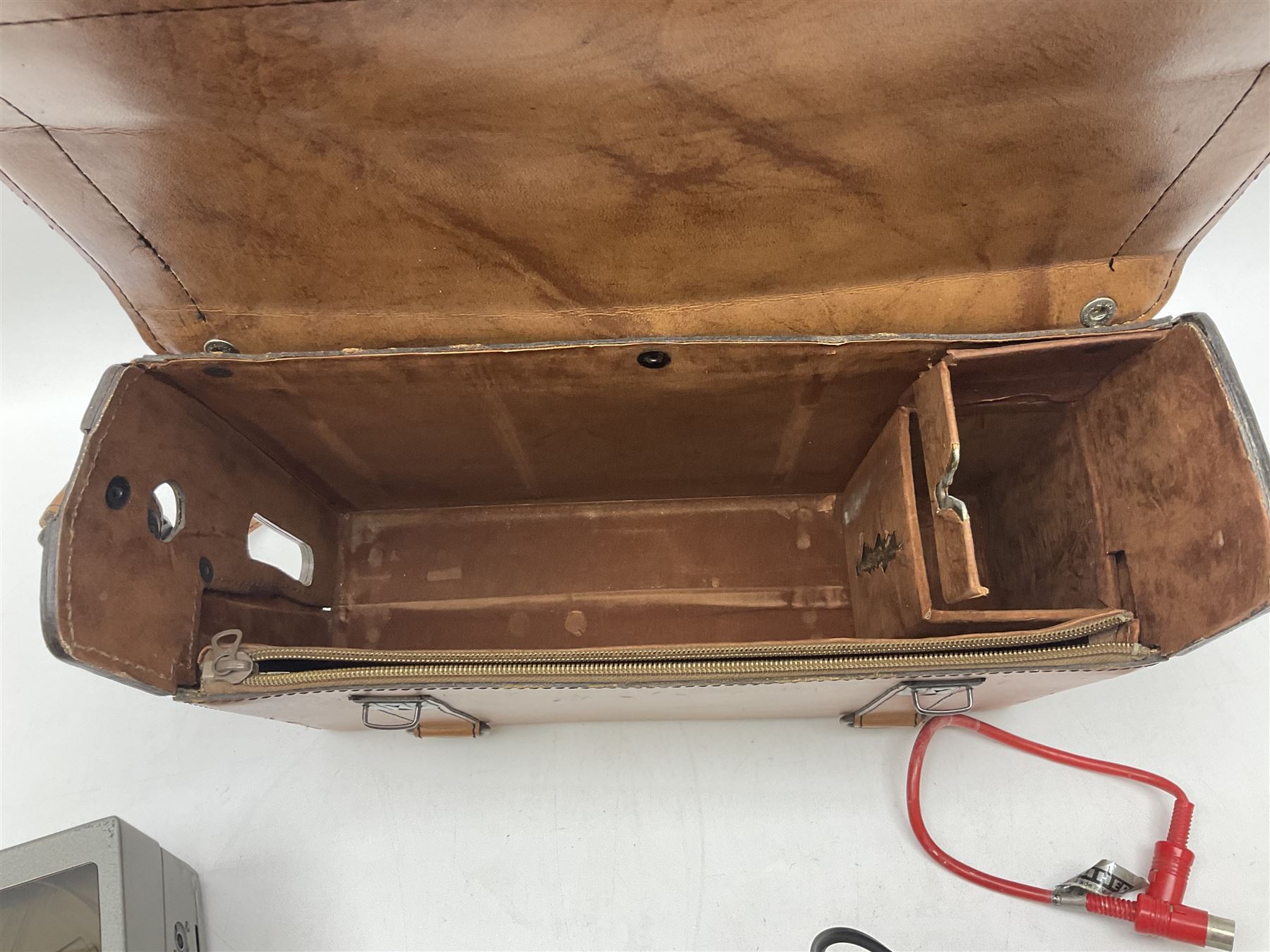 Uher 4200 Report Monitor professional tape recorder, complete with instructions and leather carry case