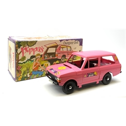 Pippa Range Rover Camper with picnic accessories, boxed