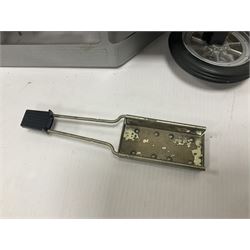 Mamod SA1L ‘Live Steam Limousine’ in silver, in original box 