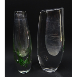  Vicke Lindstrand for Kosta - Seaweed glass vase H18.5cm and another with bubble inclusion, both signed (2)   