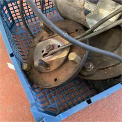 4.5” heated pie die and cutters - THIS LOT IS TO BE COLLECTED BY APPOINTMENT FROM DUGGLEBY STORAGE, GREAT HILL, EASTFIELD, SCARBOROUGH, YO11 3TX