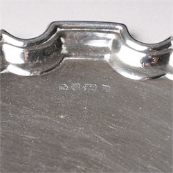 Silver card tray with pie crust border D15cm Sheffield 1995 Maker Carr's of Sheffield Ltd