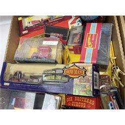 Clockwork jumping zebra, boxed, tin plate flying aeroplanes toy, Lledo circus tent, Atlas Greatest Show cars and Oxford Chipperfields Circus cars