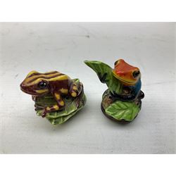 Four Halcyon Days bonbonnieres modelled as frogs, Golden Toad, Red-eyed frog, Dart-poison frog, and Poison Dart frog, in single box 