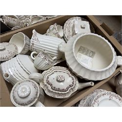 Copeland Spode Wicker Dale tea and dinner service, including coffee pot, tea pot, ten dinner plates, covered tureen, serving dishes etc in four boxes 