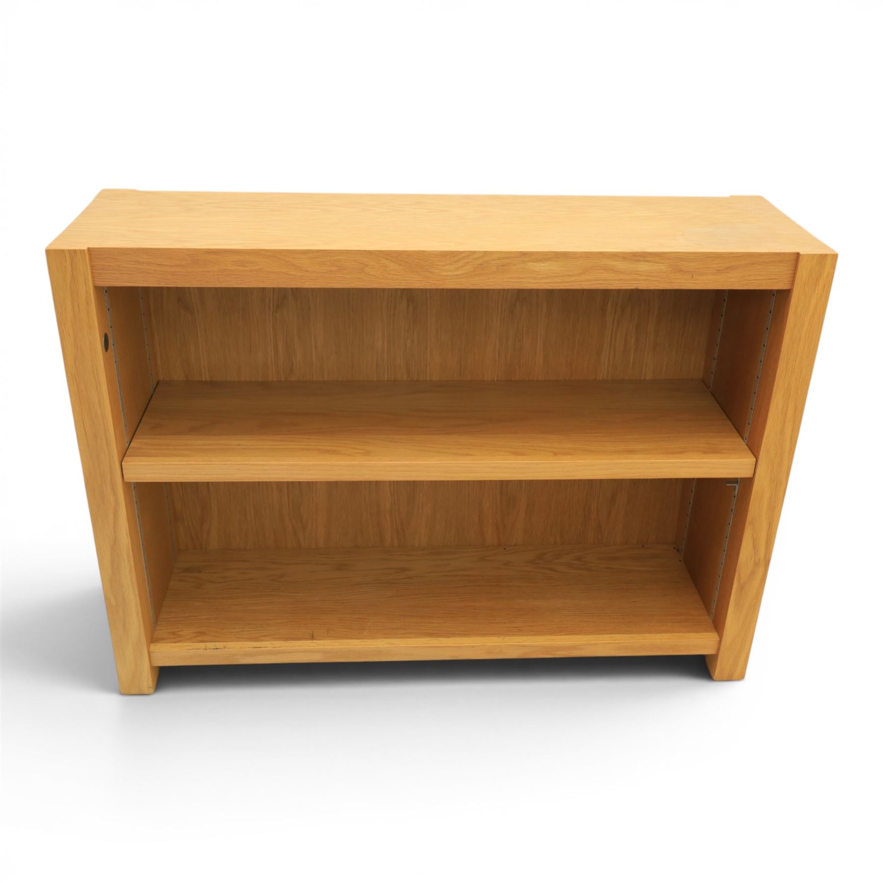 Contemporary Oak small bookcase, adjustable shelving