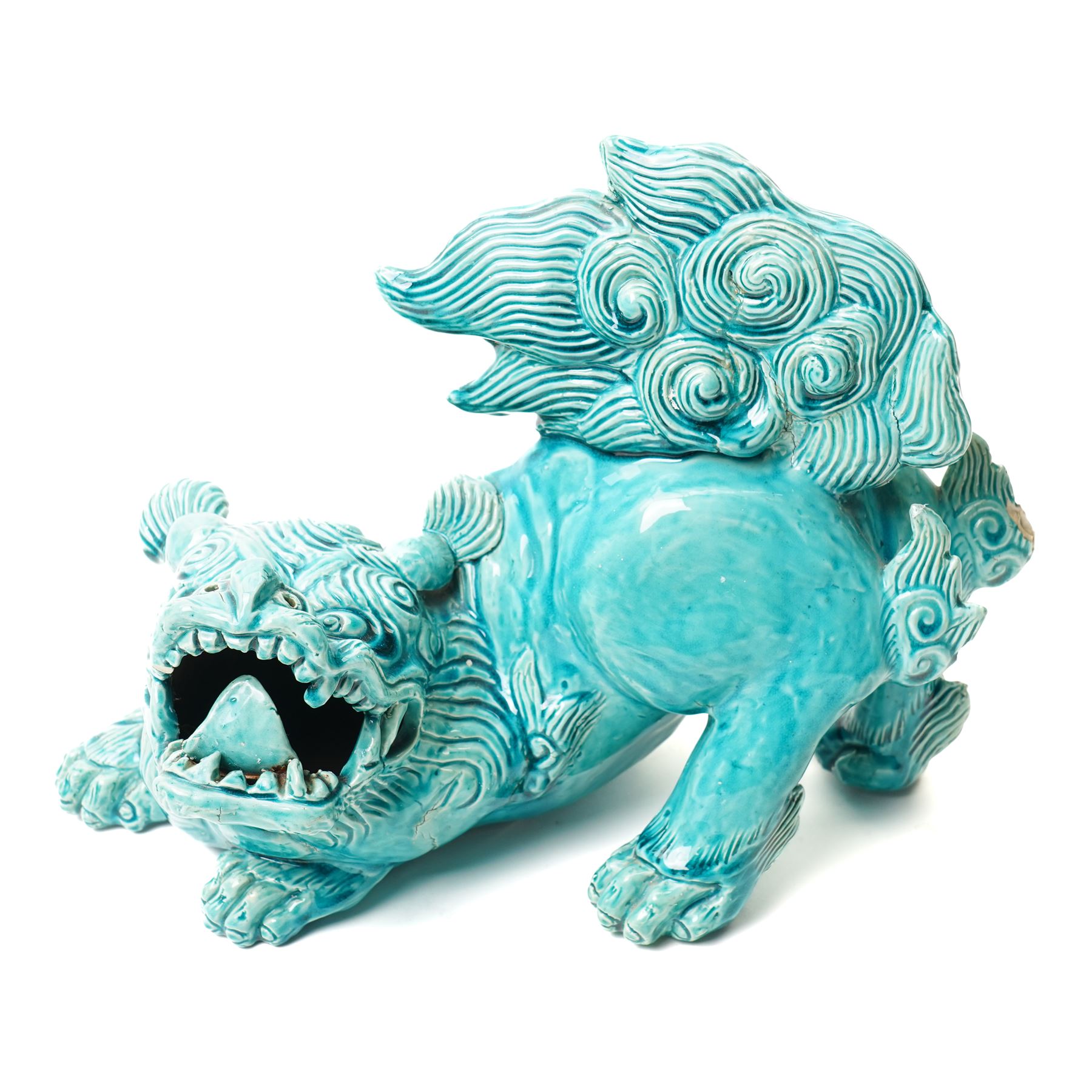 Early 19th century Chinese Tek Sing cargo saucer dish with Nagel Auctions label D18.5cm Chinese, Kangxi blue and white square section vase H24cm and a turquoise glazed Dog of Fo L26cm (3)
