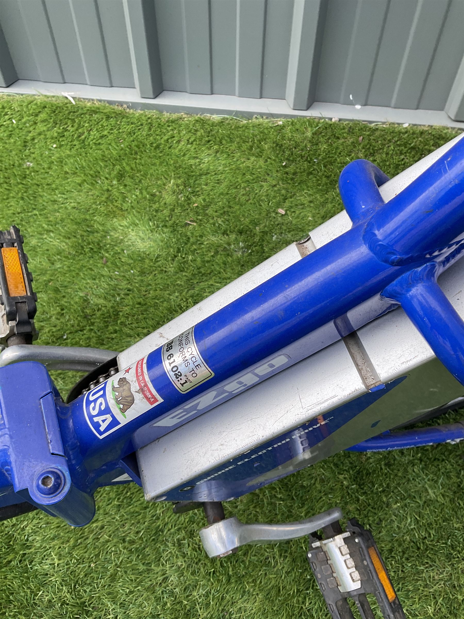 EZGo Izip electric bicycle, working order - THIS LOT IS TO BE COLLECTED BY APPOINTMENT FROM DUGGLEBY STORAGE, GREAT HILL, EASTFIELD, SCARBOROUGH, YO11 3TX