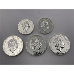 Five The Royal Mint United Kingdom fine silver coins comprising 2015 ‘Buckingham Palace’, 2016 ‘Big Ben’ and 2016 ‘Trafalgar Square’ one hundred pound coins, with 2015 ‘Britannia’ and 2016 ‘The Shakespeare Histories’ fifty pound coins