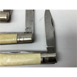 Eighteen pocket knives including examples by Richards of Sheffield, knife  commemorating the Royal Wedding 29th July 1981 etc