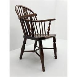 Early 19th century yew wood and elm Windsor armchair, comb and pierced splat back, turned supports joined by crinoline stretcher