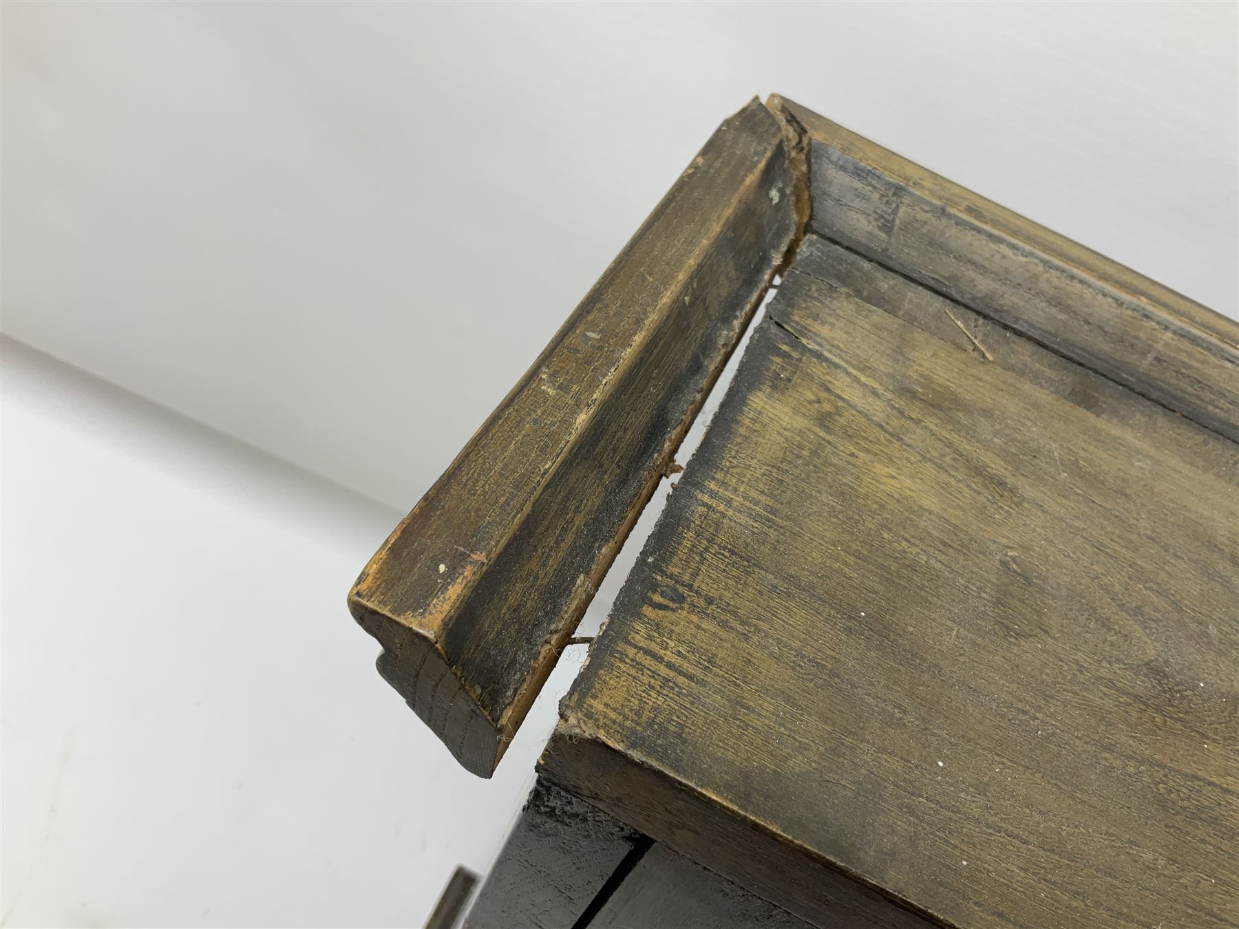 Oak dole cupboard / food hutch, the hinged panelled door with turned spindles enclosing a single shelf interior, H52cm D17cm W46cm