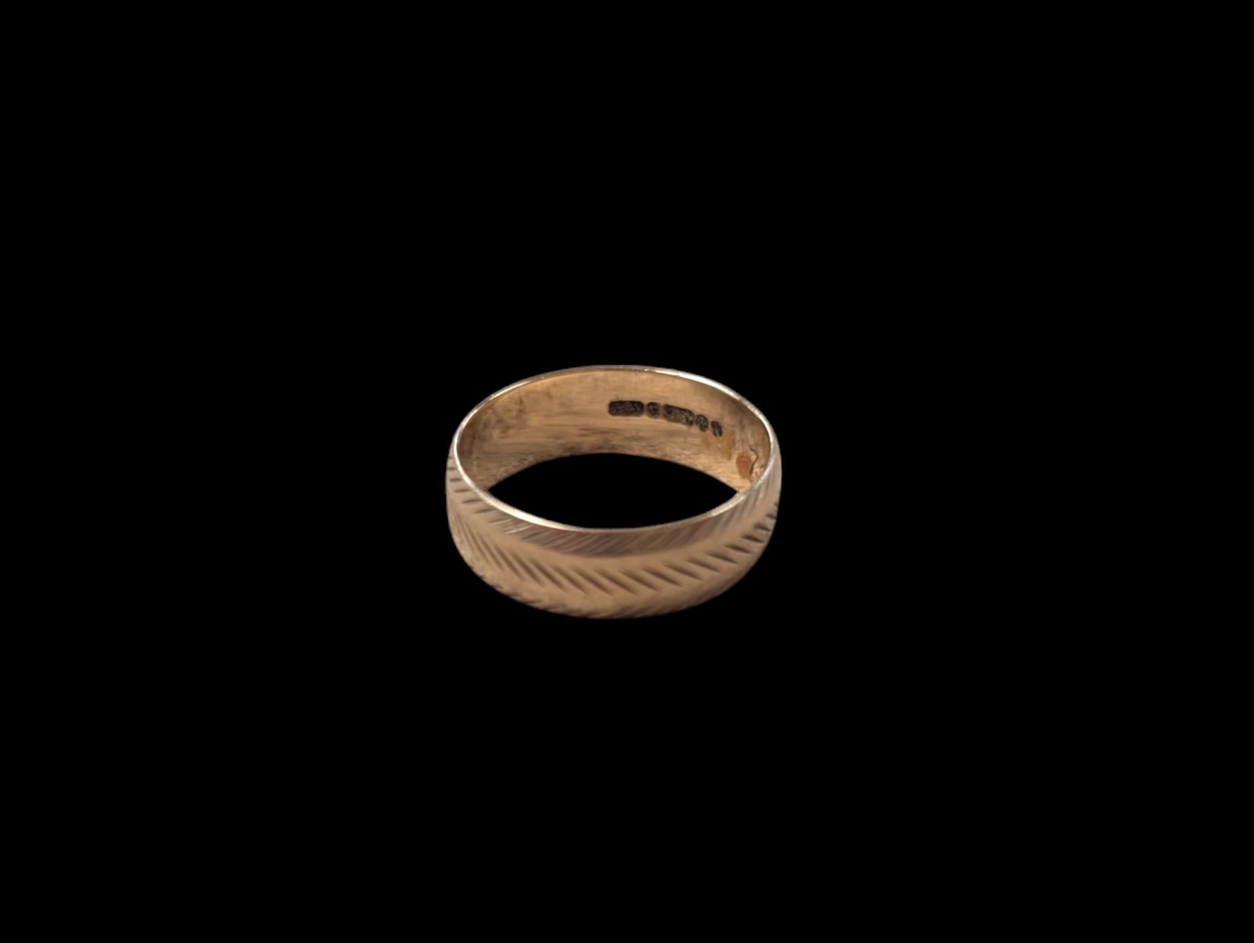 9ct gold engraved wedding band, hallmarked 