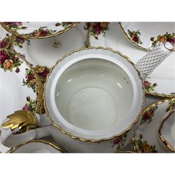 Royal Albert Old Country Roses pattern tea and dinner service, including teapot, coffee pot, two milk jugs, two open sucriers, six teacups and saucers, six dinner plates, six soup bowls, etc  