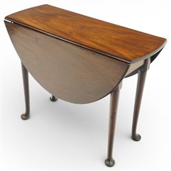 18th century small mahogany drop leaf table, flamed mahogany top with leaves and gatelegs to form an oval top, raised on tapered supports with pad feet