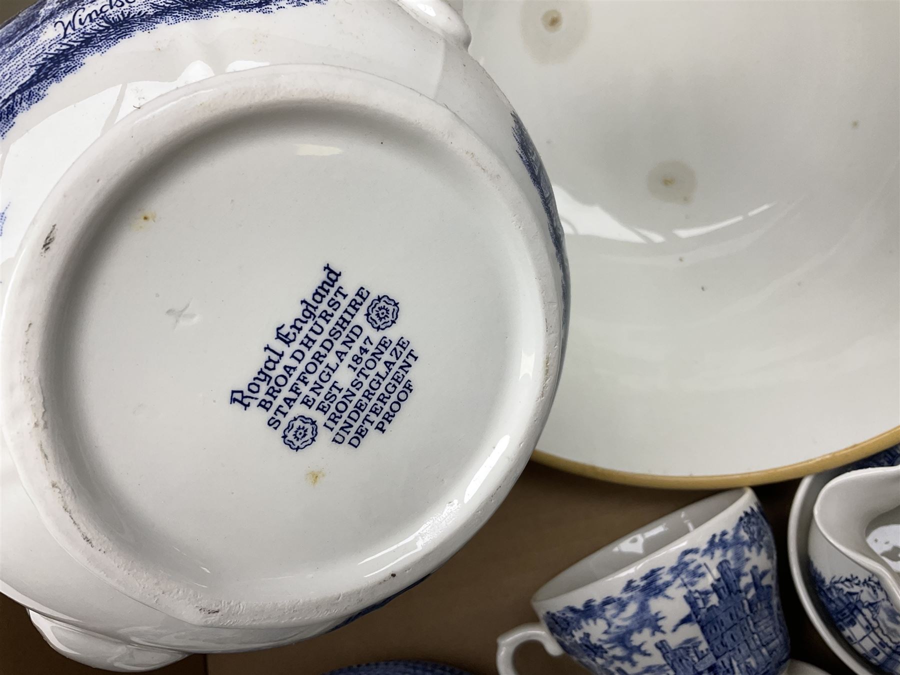 Sadler Kleen Kitchen Ware decorated with green stripes, together with two T.G Green 'The Gripstand' mixing bowls, James Broadhurs1977 silver jubilee tea service for six