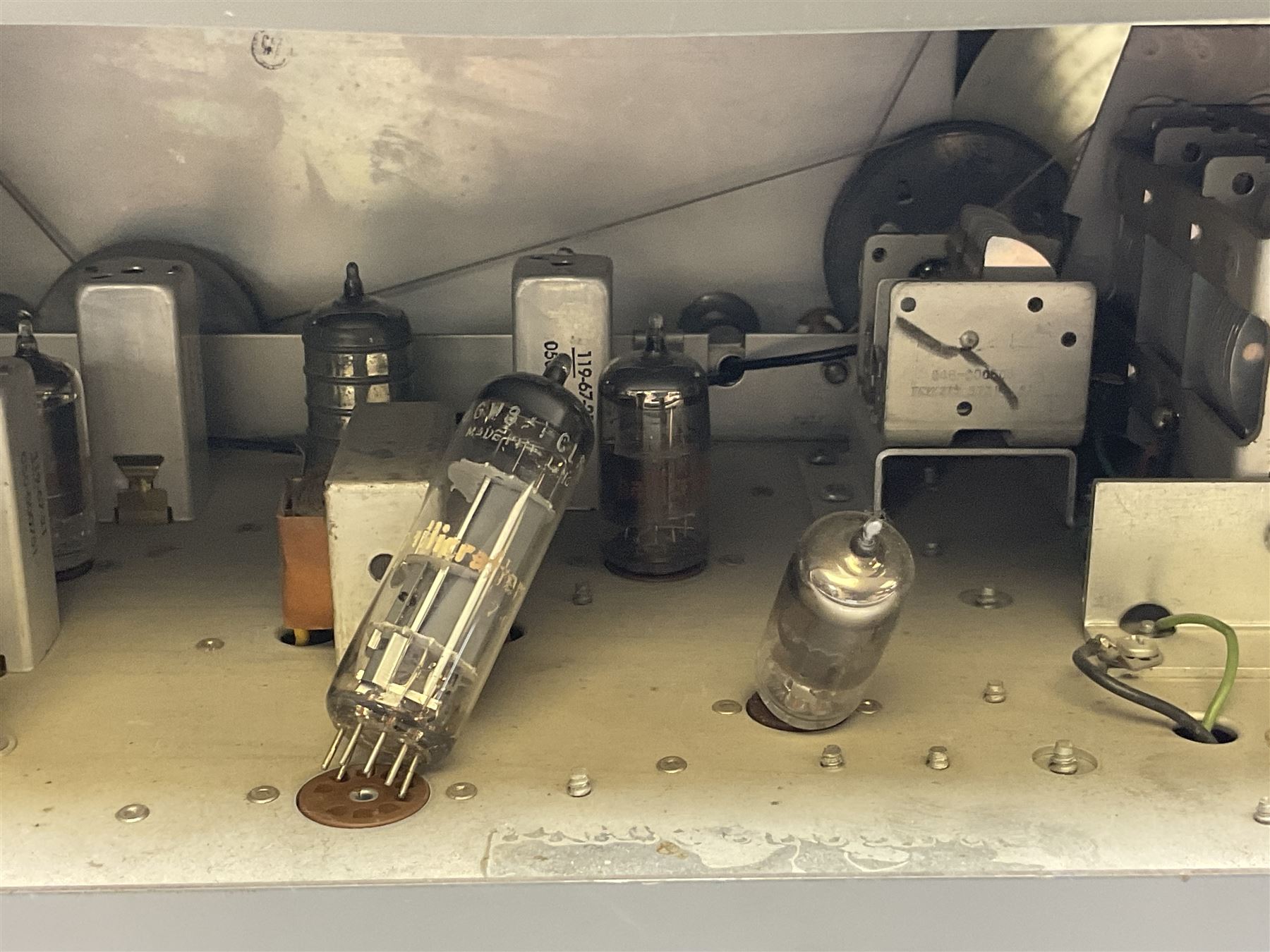 Late 1960s Hallicrafters SX-130 amateur communications receiver, in grey case, W49cm D25cm H20cm